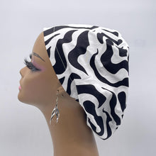 Load image into Gallery viewer, Niceroy Surgical SCRUB CAP white black Ankara Europe style nursing caps cotton African print fabric and satin lining option.