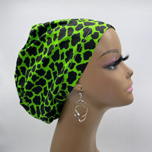 Load image into Gallery viewer, Niceroy Surgical SCRUB CAP green black Ankara Europe style nursing caps cotton African print fabric and satin lining option.