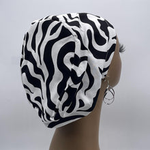 Load image into Gallery viewer, Niceroy Surgical SCRUB CAP white black Ankara Europe style nursing caps cotton African print fabric and satin lining option.
