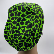 Load image into Gallery viewer, Niceroy Surgical SCRUB CAP green black Ankara Europe style nursing caps cotton African print fabric and satin lining option.