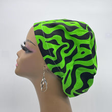 Load image into Gallery viewer, Niceroy Surgical SCRUB CAP green black Ankara Europe style nursing caps cotton African print fabric and satin lining option.