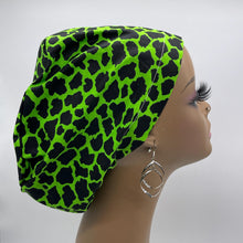 Load image into Gallery viewer, Niceroy Surgical SCRUB CAP green black Ankara Europe style nursing caps cotton African print fabric and satin lining option.