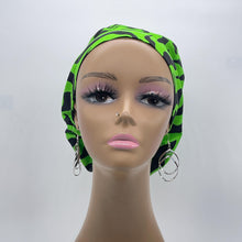 Load image into Gallery viewer, Niceroy Surgical SCRUB CAP green black Ankara Europe style nursing caps cotton African print fabric and satin lining option.