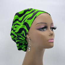 Load image into Gallery viewer, Niceroy Surgical SCRUB CAP green black Ankara Europe style nursing caps cotton African print fabric and satin lining option.