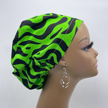 Load image into Gallery viewer, Niceroy Surgical SCRUB CAP green black Ankara Europe style nursing caps cotton African print fabric and satin lining option.