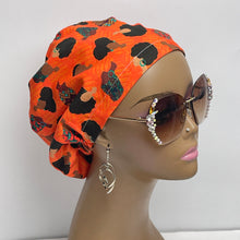 Load image into Gallery viewer, Afro Print Scrub Cap – Adjustable Cotton Healthcare Scrub Hat with Mask Buttons