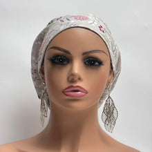 Load image into Gallery viewer, Niceroy Satin Lined Surgical SCRUB CAP Gray and white floral Europe style nursing caps cotton fabric and .