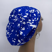 Load image into Gallery viewer, Niceroy Satin Lined Surgical SCRUB CAP Royal blue and white Europe style nursing caps African print fabric and