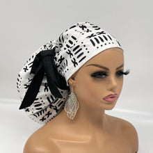 Load image into Gallery viewer, Satin Lined Adjustable 2XL JUMBO PONY SCRUB Cap, Black/White cotton fabric surgical nursing hat  for Extra long/thick Hair/Locs